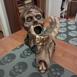 ZOMBIE Wine bottle holder